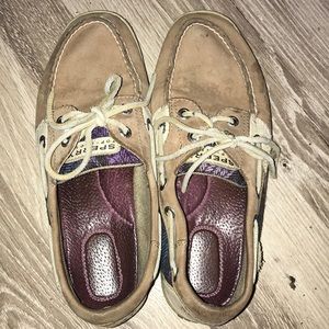 Sperry Top-Sider boat show with purple details